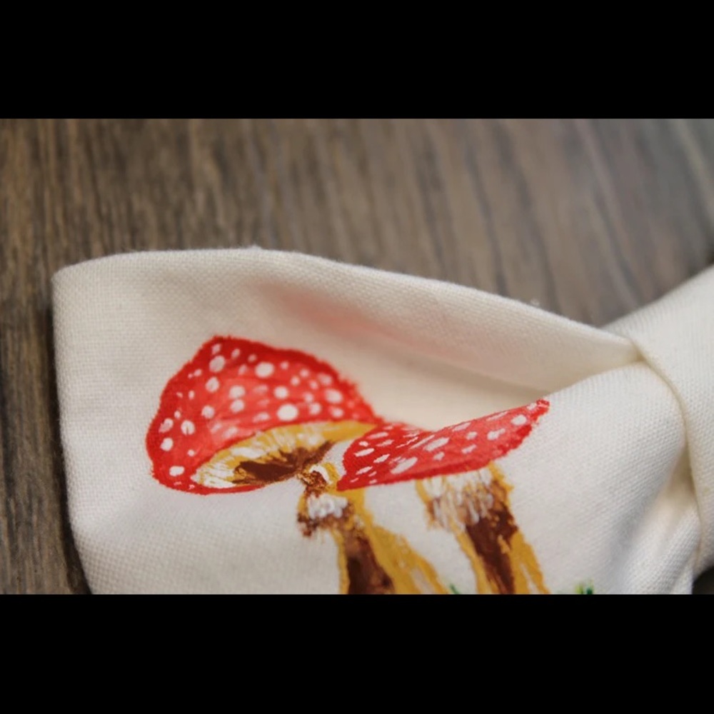 Mini Mushroom Bow - Picture 5 of 5